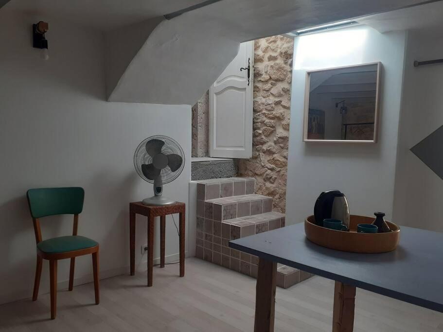 Maison Restauree A L'ancienne Avec Terrasse Jouques